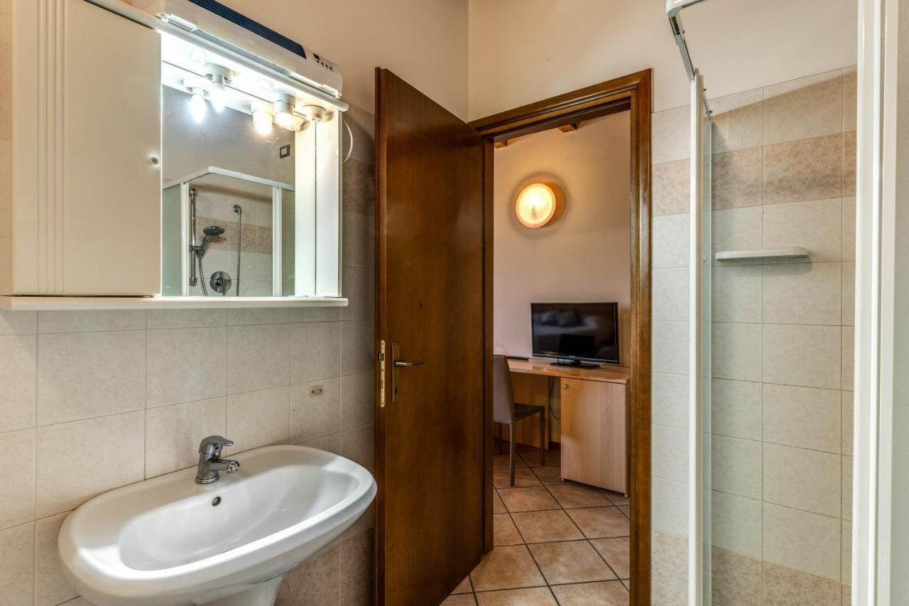 Agriturismo Pozzo Fiorito คาสติญโญเน เดลเล สติเวียเร ภายนอก รูปภาพ