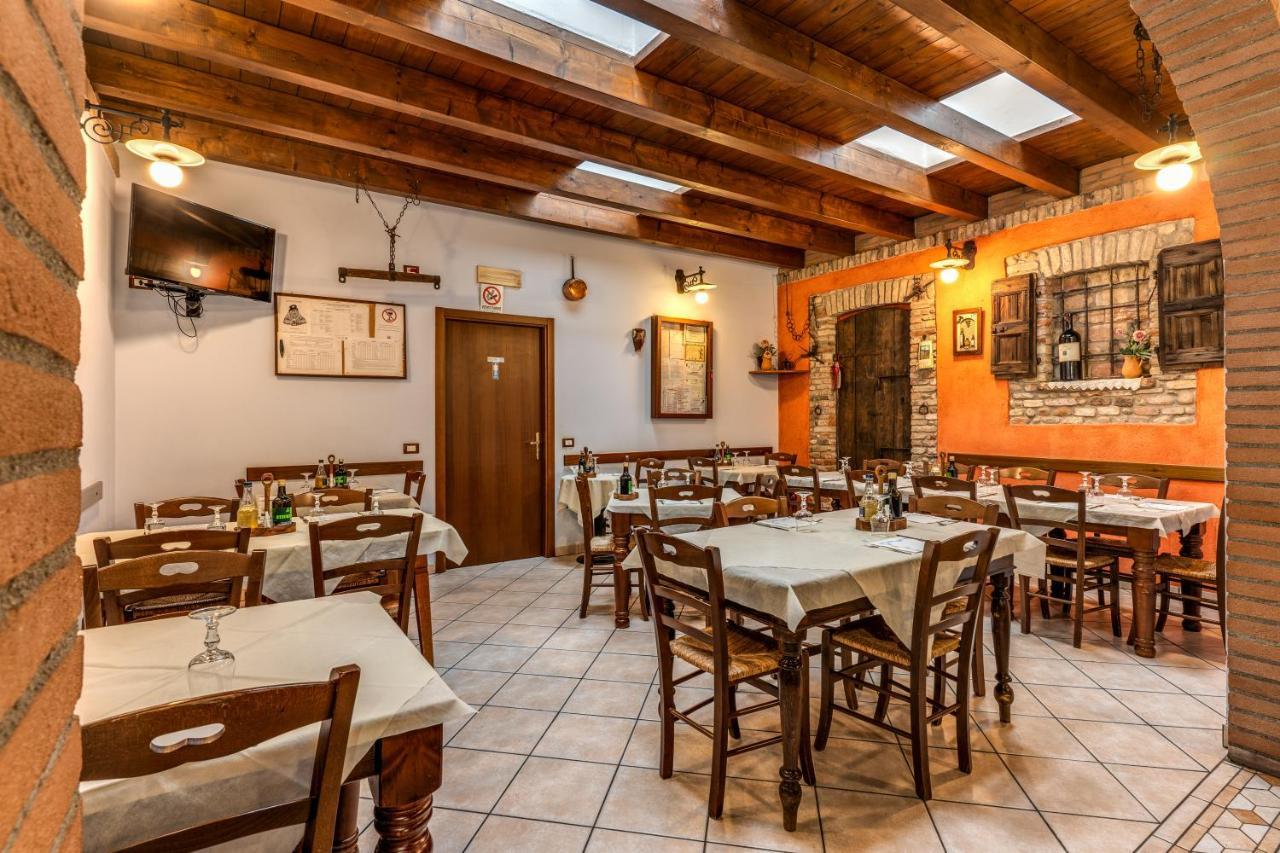 Agriturismo Pozzo Fiorito คาสติญโญเน เดลเล สติเวียเร ภายนอก รูปภาพ