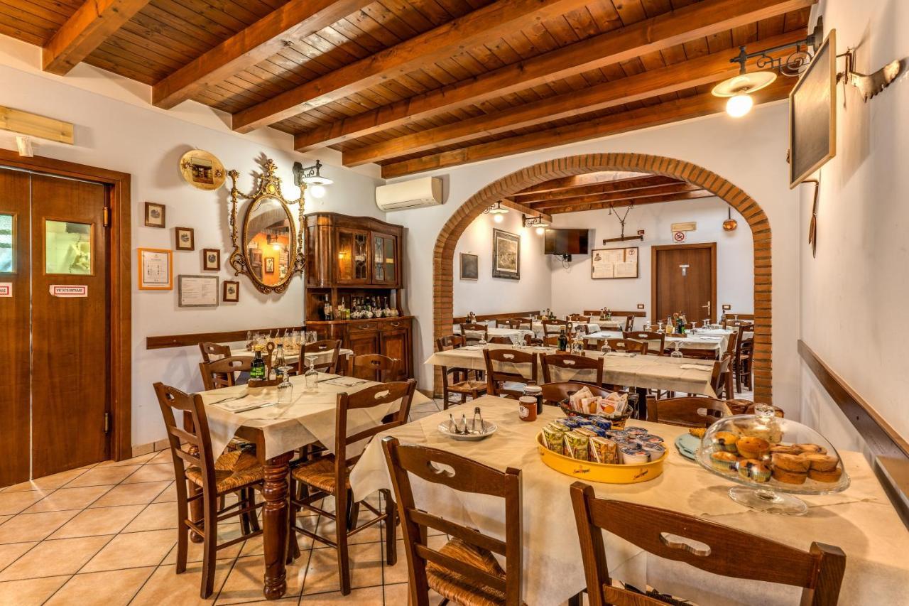 Agriturismo Pozzo Fiorito คาสติญโญเน เดลเล สติเวียเร ภายนอก รูปภาพ