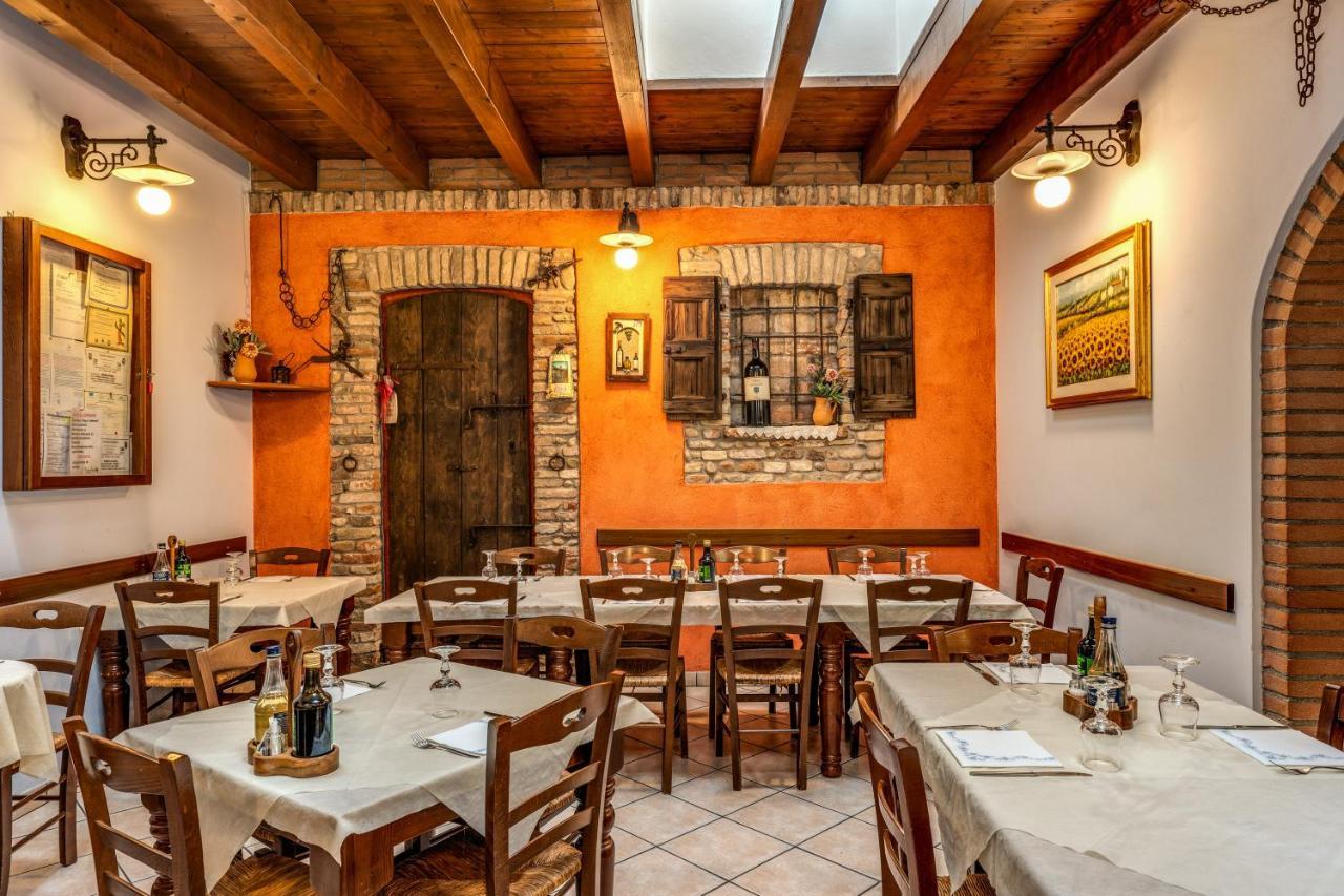 Agriturismo Pozzo Fiorito คาสติญโญเน เดลเล สติเวียเร ภายนอก รูปภาพ