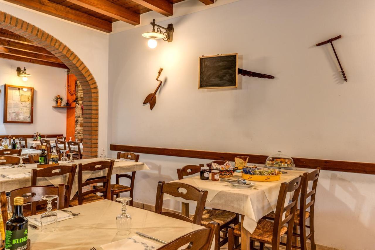 Agriturismo Pozzo Fiorito คาสติญโญเน เดลเล สติเวียเร ภายนอก รูปภาพ