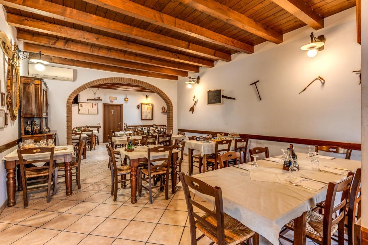 Agriturismo Pozzo Fiorito คาสติญโญเน เดลเล สติเวียเร ภายนอก รูปภาพ