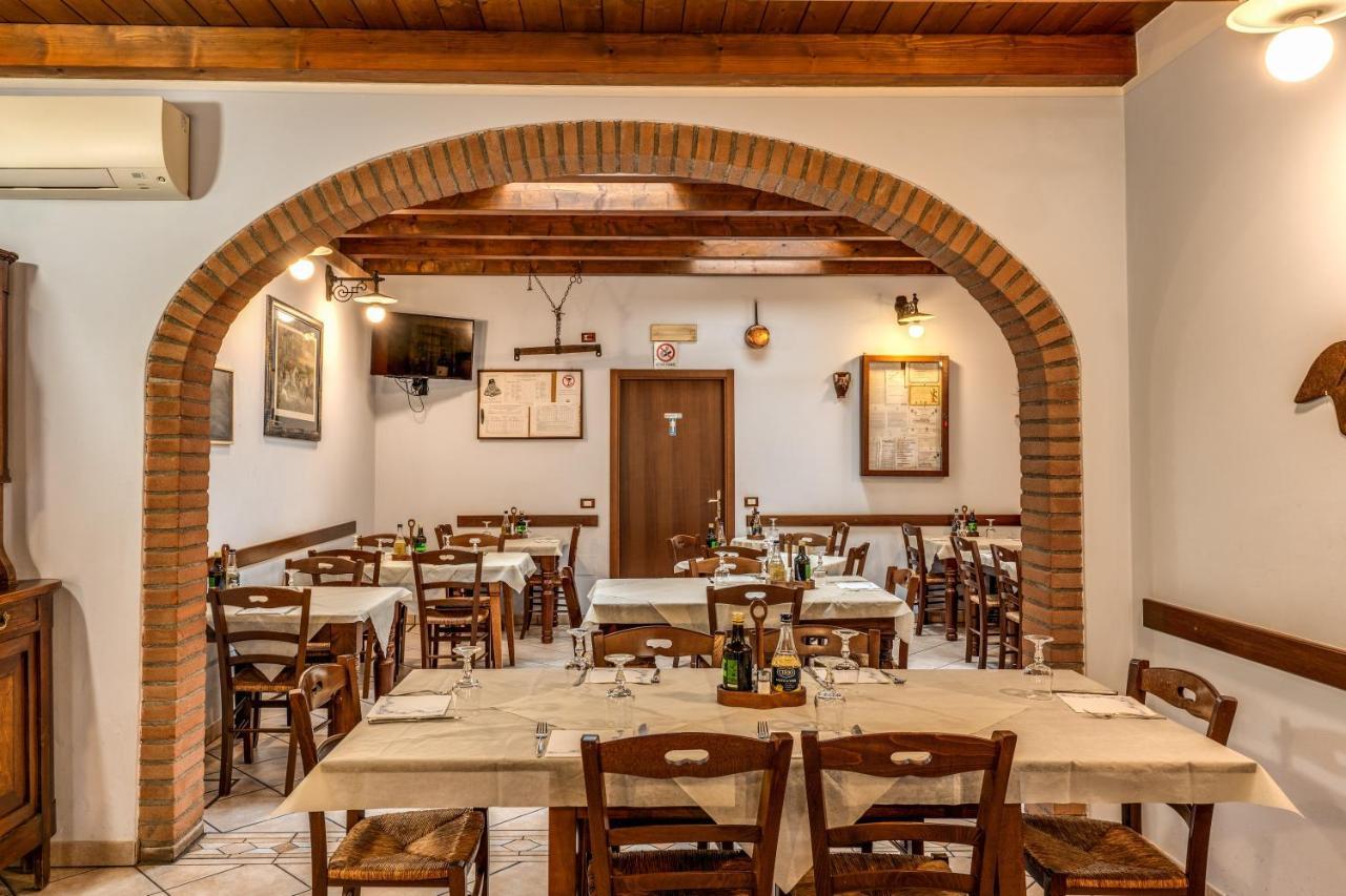 Agriturismo Pozzo Fiorito คาสติญโญเน เดลเล สติเวียเร ภายนอก รูปภาพ