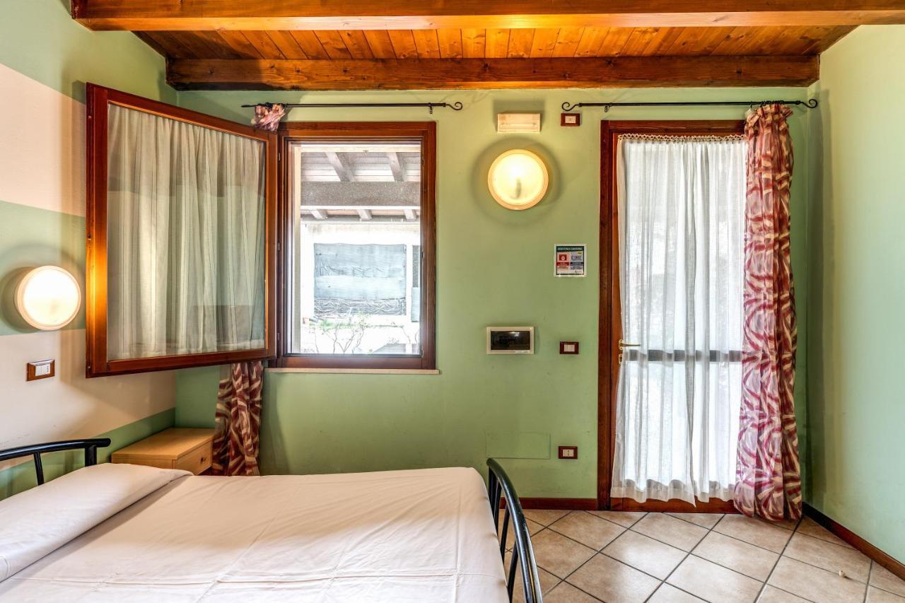 Agriturismo Pozzo Fiorito คาสติญโญเน เดลเล สติเวียเร ภายนอก รูปภาพ