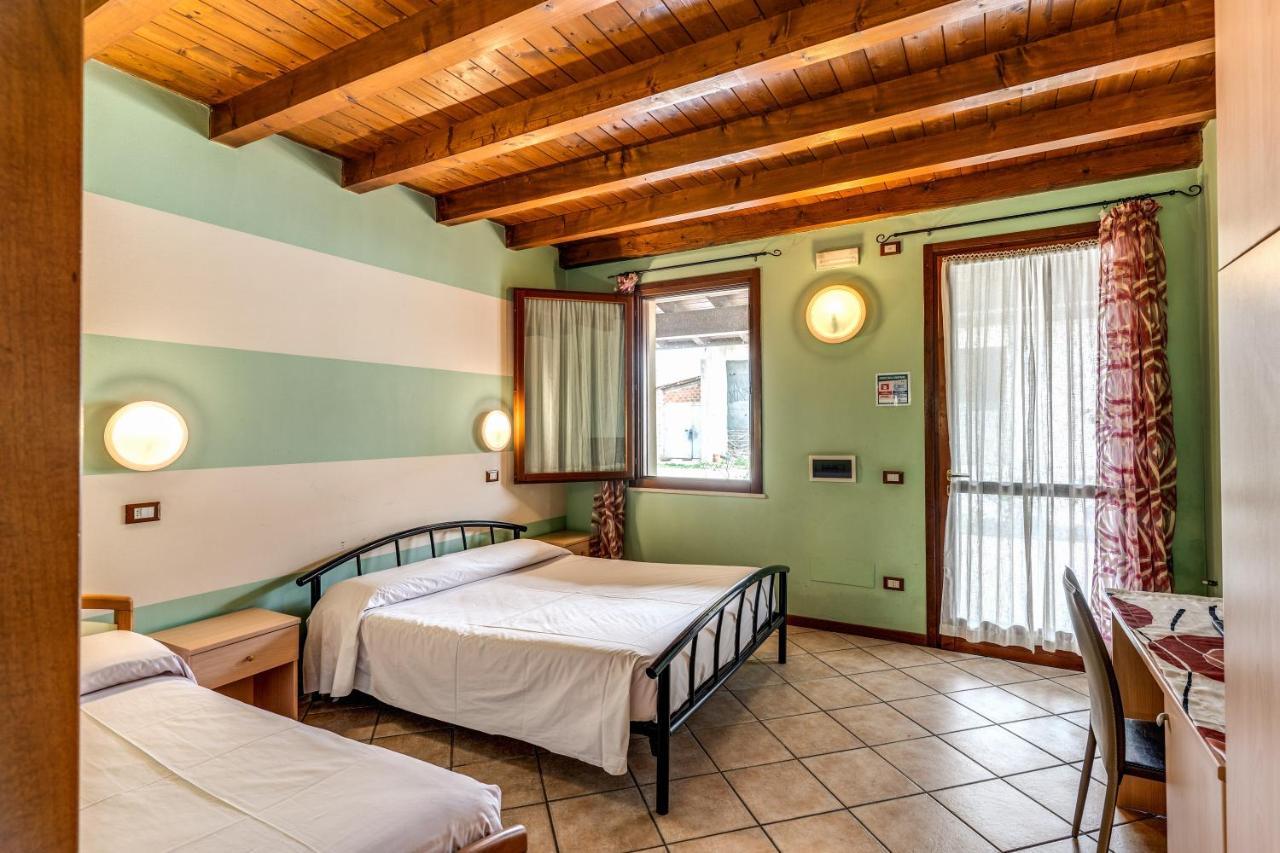 Agriturismo Pozzo Fiorito คาสติญโญเน เดลเล สติเวียเร ภายนอก รูปภาพ