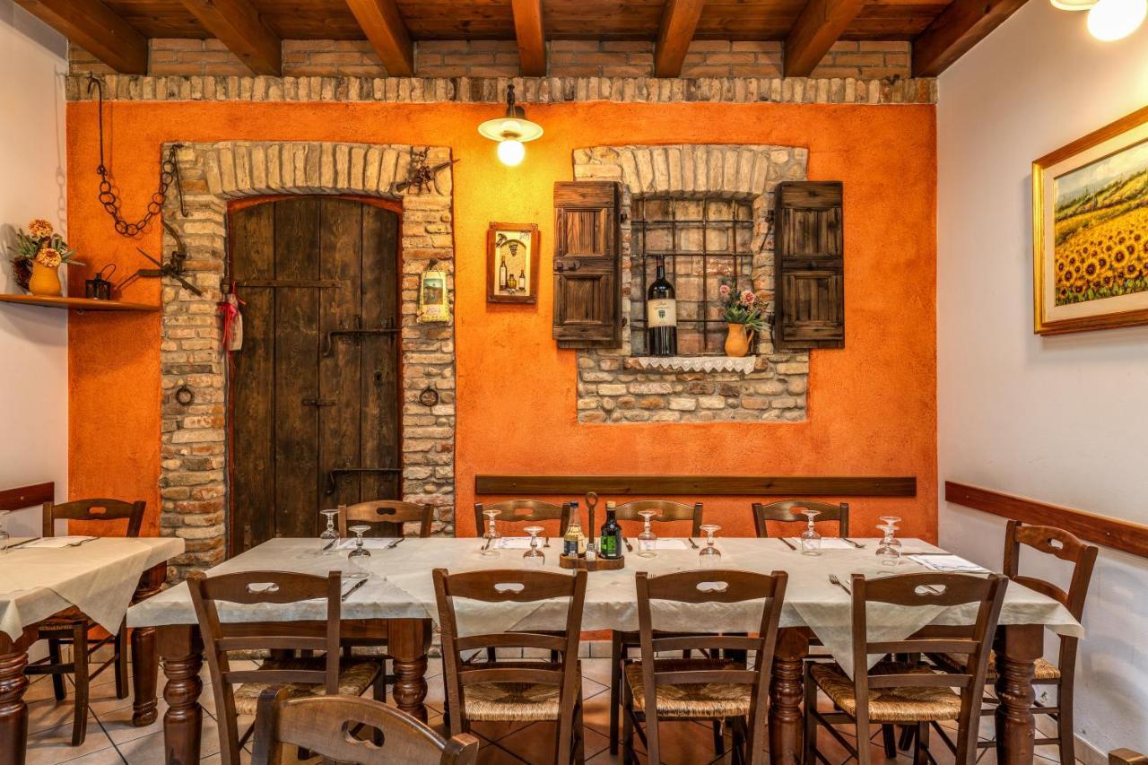 Agriturismo Pozzo Fiorito คาสติญโญเน เดลเล สติเวียเร ภายนอก รูปภาพ