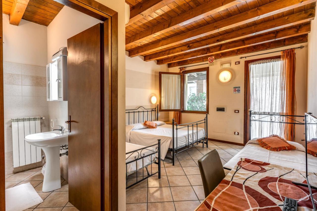 Agriturismo Pozzo Fiorito คาสติญโญเน เดลเล สติเวียเร ภายนอก รูปภาพ