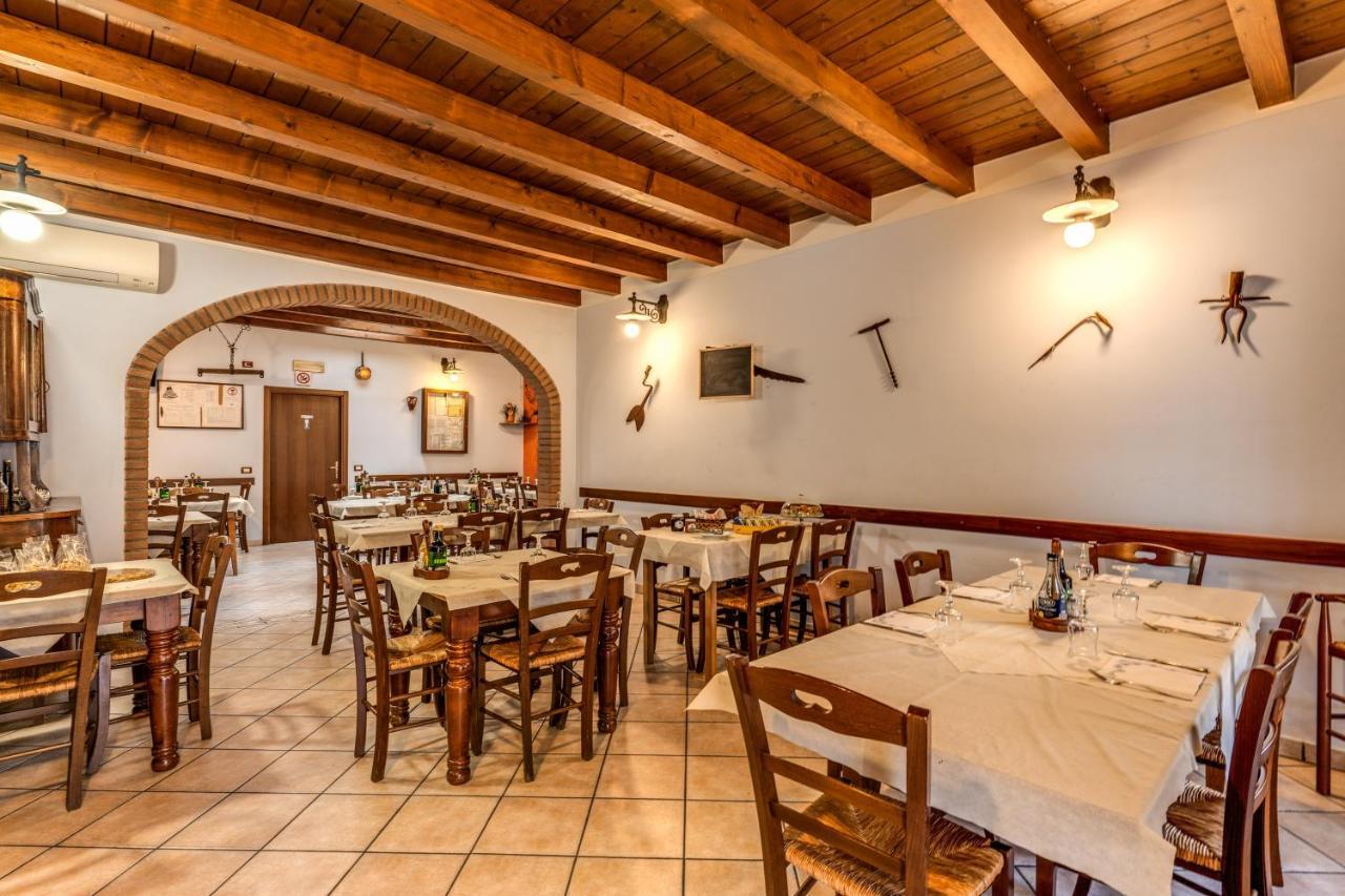 Agriturismo Pozzo Fiorito คาสติญโญเน เดลเล สติเวียเร ภายนอก รูปภาพ