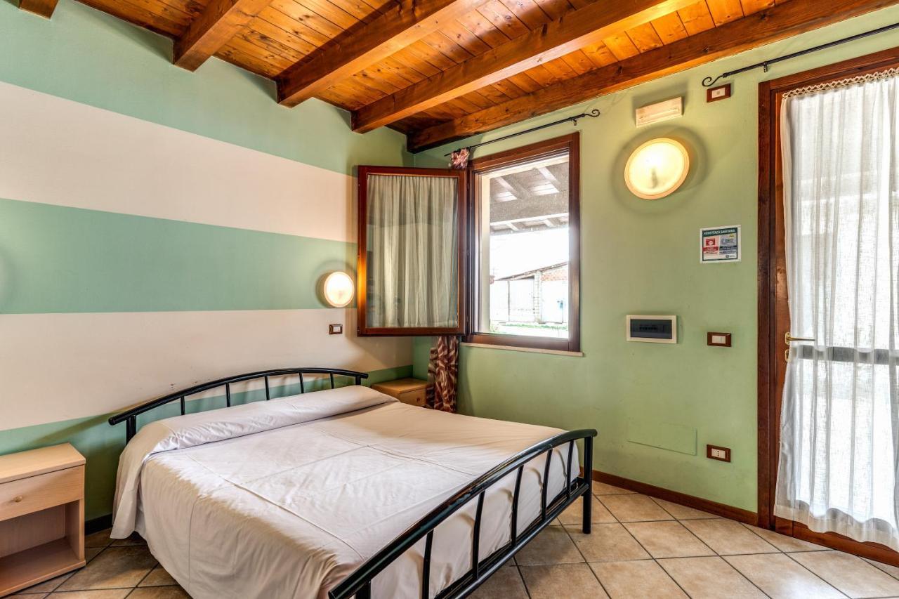 Agriturismo Pozzo Fiorito คาสติญโญเน เดลเล สติเวียเร ภายนอก รูปภาพ