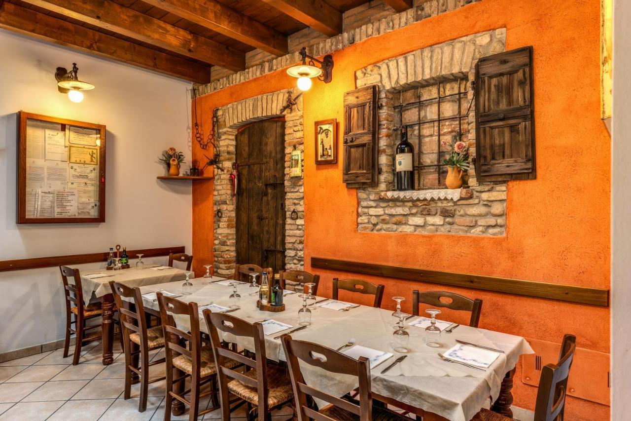 Agriturismo Pozzo Fiorito คาสติญโญเน เดลเล สติเวียเร ภายนอก รูปภาพ